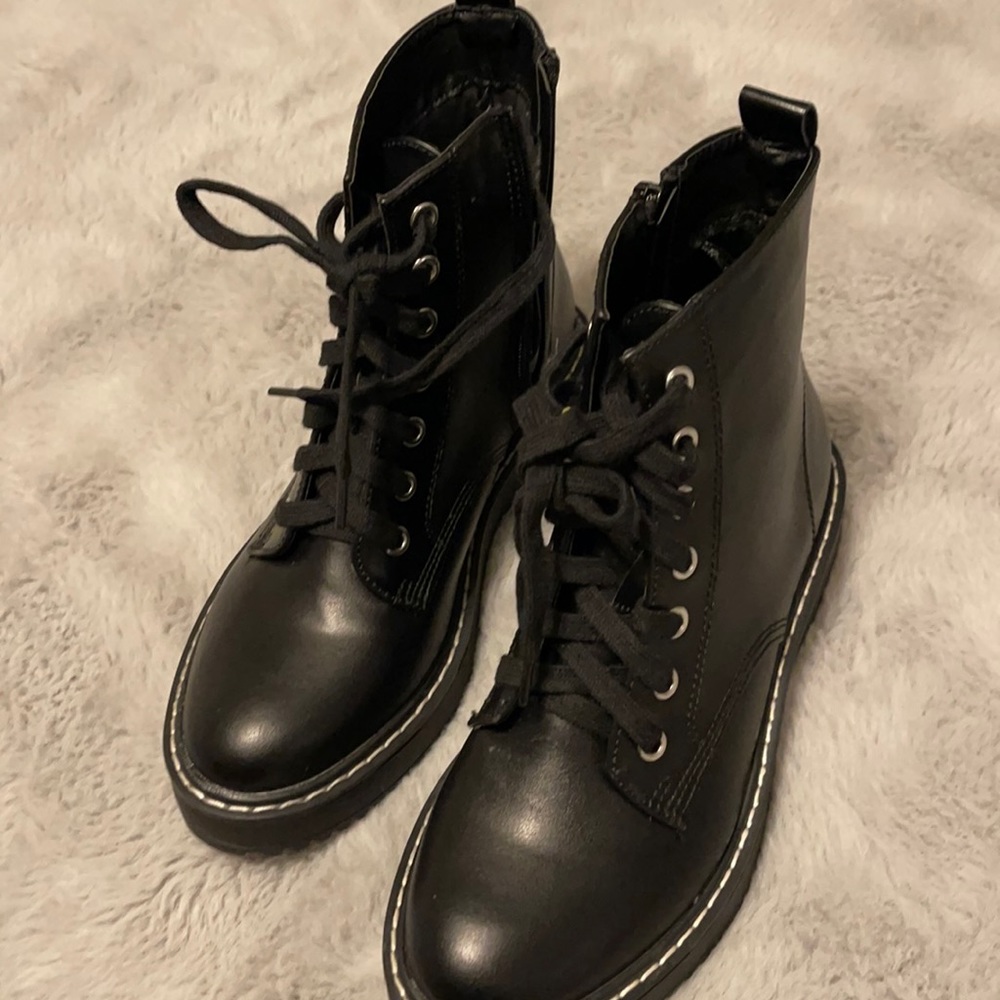 Madden girl size 6 combat boots
